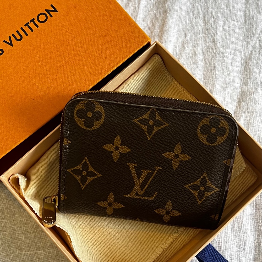 LOUIS VUITTON | ZIPPY COIN PURSE WALLET